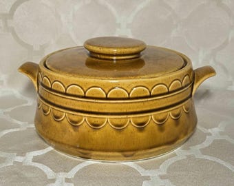 Cazuela dorada vintage de mediados de siglo, estilo granada, de Homer Laughlin y Sheffield.