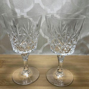 Vintage Crystal Chantilly Taille Beaugency Wine Glasses By Cristal D&#39;Arques-Durand. Set of 2.