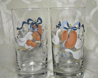 Bicchieri da bere Vintage Country Geese. Set da 2. Bicchieri da 5" Blue Ribbon Country Geese.