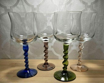 Verres à liqueur Mid-Century à tige torsadée, Italie : Accessoires de bar vintage colorés, Set de 4 - France