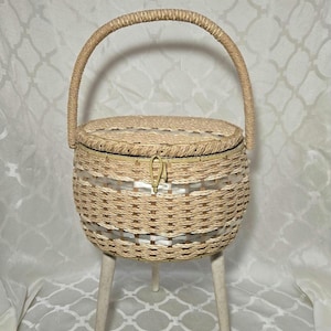 Vintage Dritz Wicker Sewing Basket With Legs.