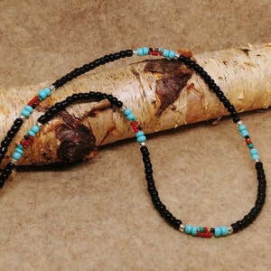 Collier homme sud-ouest noir, perles rouges turquoise