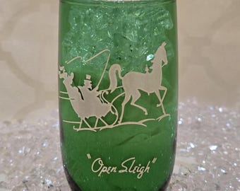 Bicchiere da bere verde vintage Anchor Hocking "Open Sleigh". Bicchieri verdi natalizi. Bicchieri gay anni Novanta.