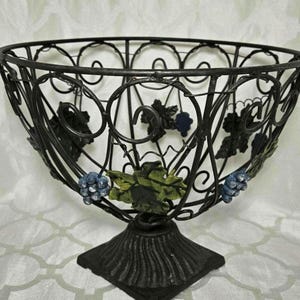 Wrought Iron Grapes Vines Basket Planter. Metal Fruit Vegtable Basket. Decorative Grapes Vine Metal Wire Container.