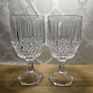 Vintage Fostoria Stratton Wine Water Goblet Glasses. Set of 2