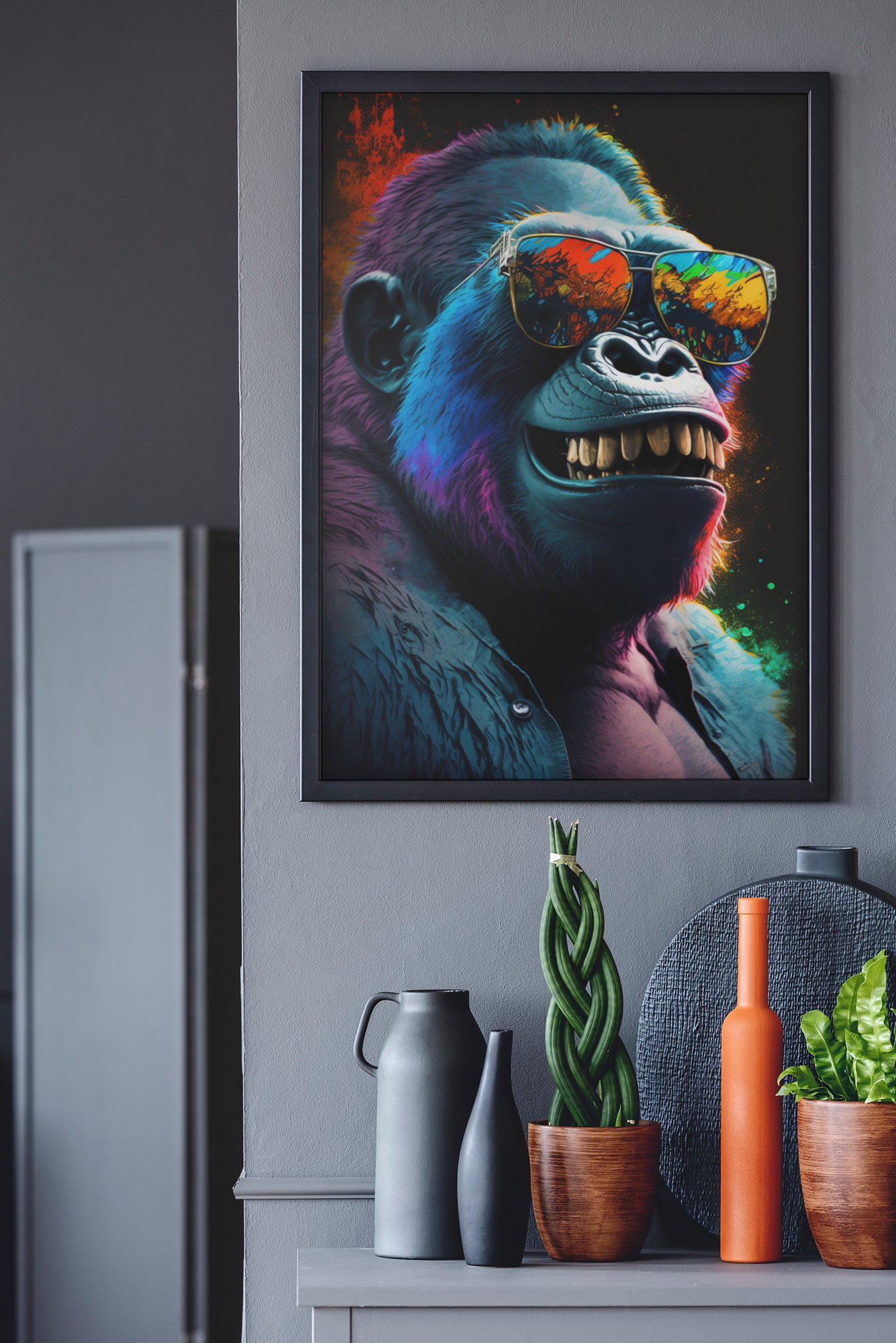 サングラスをかけたゴリラのカラフルな肖像画。動物の壁アート