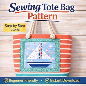 Op de afbeelding: Een rood-wit gestreepte tote bag met een nautisch thema. De tas heeft een gewatteerde vierkant met een zeilbootontwerp op een blauwe achtergrond. De tas heeft touwhandvatten en de tekst "Sewing Tote Bag Pattern" staat bovenaan. De tekst "Beginner Friendly" en "Instant Download" zijn ook zichtbaar.
