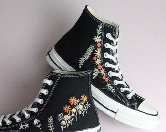 Custom Embroidery Converse High Tops/Flower embroidey converse / Floral embroidery converse brown chuck taylor 1970s/ Personalized name