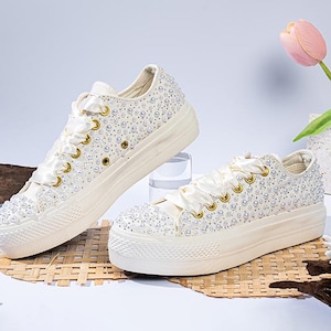 Rhinestone and Pearl Wedding Shoes, Low Top Converse For Bride, Luxury Wedding Shoes For Reception, Hand Bride Shoe, Unique Shoes for Bride