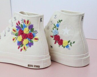 Converse da sposa ricamate: sneakers da sposa personalizzate con motivi floreali