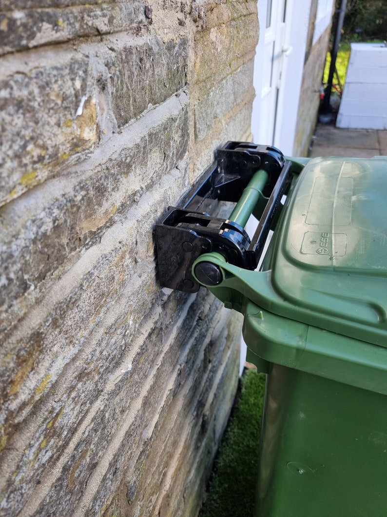 Wheelie Bin Lock / Wheelie Bin Buddy / Wheelie Bin Clamp / Bin Lock