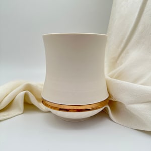 Handmade porcelian tumbler for a perfect coffee & tea experience • gold luster decoration • royal delicate cup • 15 oz / 450 ml