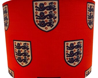 Handgefertigte Stoff Trommel England Lampenschirm - 3 Größen erhältlich Fußball Fußball-Teams Spieler Man Utd Stadt gelbes Gewebe England England Schottland