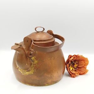 Fully handmade copper kettle ,Antique find Rare Vintage Copper Kettle | Teapot | Wood Handle | Tea Pot | Farmhouse | Antique | Decor