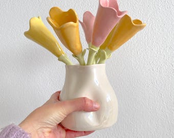 Handgemaakt keramisch tulpenboeket – eeuwig bloemendecor