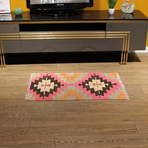 turkish kilim rug
small area rug
pink vintage rug
geometric kilim rug
colorful rug
unique rug
washable rug
pink kilim rug
antique rug
modern rug
small kilim rugs
2x3 ft rug
tribal rug