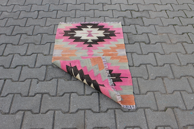 turkish kilim rug
small area rug
pink vintage rug
geometric kilim rug
colorful rug
unique rug
washable rug
pink kilim rug
antique rug
modern rug
small kilim rugs
2x3 ft rug
tribal rug