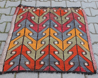 2x2 Small Area Kilim Rug, Vintage Turkish Red Rug, Laundry Square Rug, Rugs for Bedroom, Entryway Rug, Living Room Rug, 2.8x2.8 Kitchen Rug