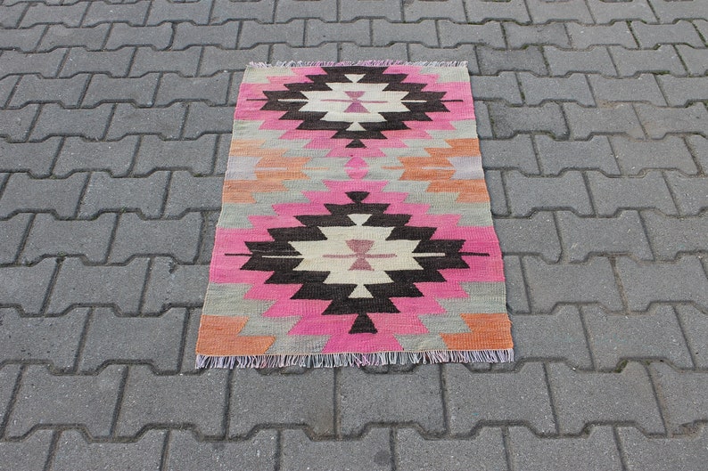 turkish kilim rug
small area rug
pink vintage rug
geometric kilim rug
colorful rug
unique rug
washable rug
pink kilim rug
antique rug
modern rug
small kilim rugs
2x3 ft rug
tribal rug