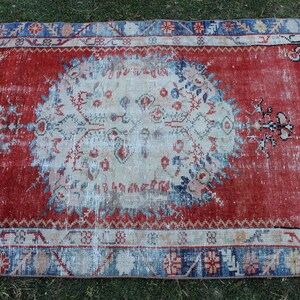 Handmade Vintage Floral Wool Turkish Rug 2.8x5.7