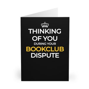 読書クラブの論争中にあなたを想っています | 面白いイギリスのお悔やみカード | 皮肉なイギリスのユーモア | 読書ファンへのギフト | グリーティング カード 5 枚パック