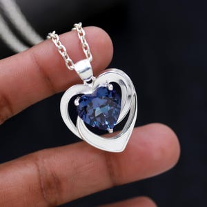 Alexandrit Herz Halskette 925 Silber Einzigartiges Design Sommer Spezielles Geschenk für sie Farbwechsel Stein Geschenke für Brautpaar Party Wear Anhänger