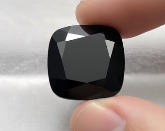 Schwarzer Melanit Granat Edelstein: 3.00 ct Kissenschliff, Mali Herkunft