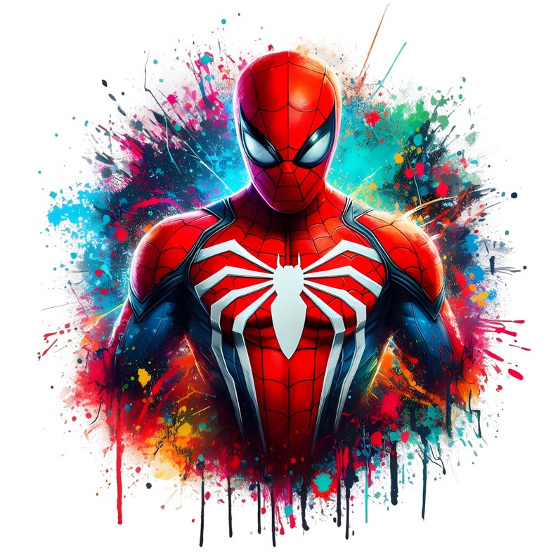 Puede incluir: Un superh&eacute;roe con un traje rojo y azul con un logotipo de ara&ntilde;a en el pecho, de pie frente a un fondo de pintura salpicada de colores.