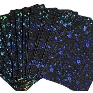 Pochettes holographiques noires pour cartes à collectionner Galaxy - 50 pochettes TCG standard - Magic : The Gathering (MTG), Pokemon, Digimon, Lorcana