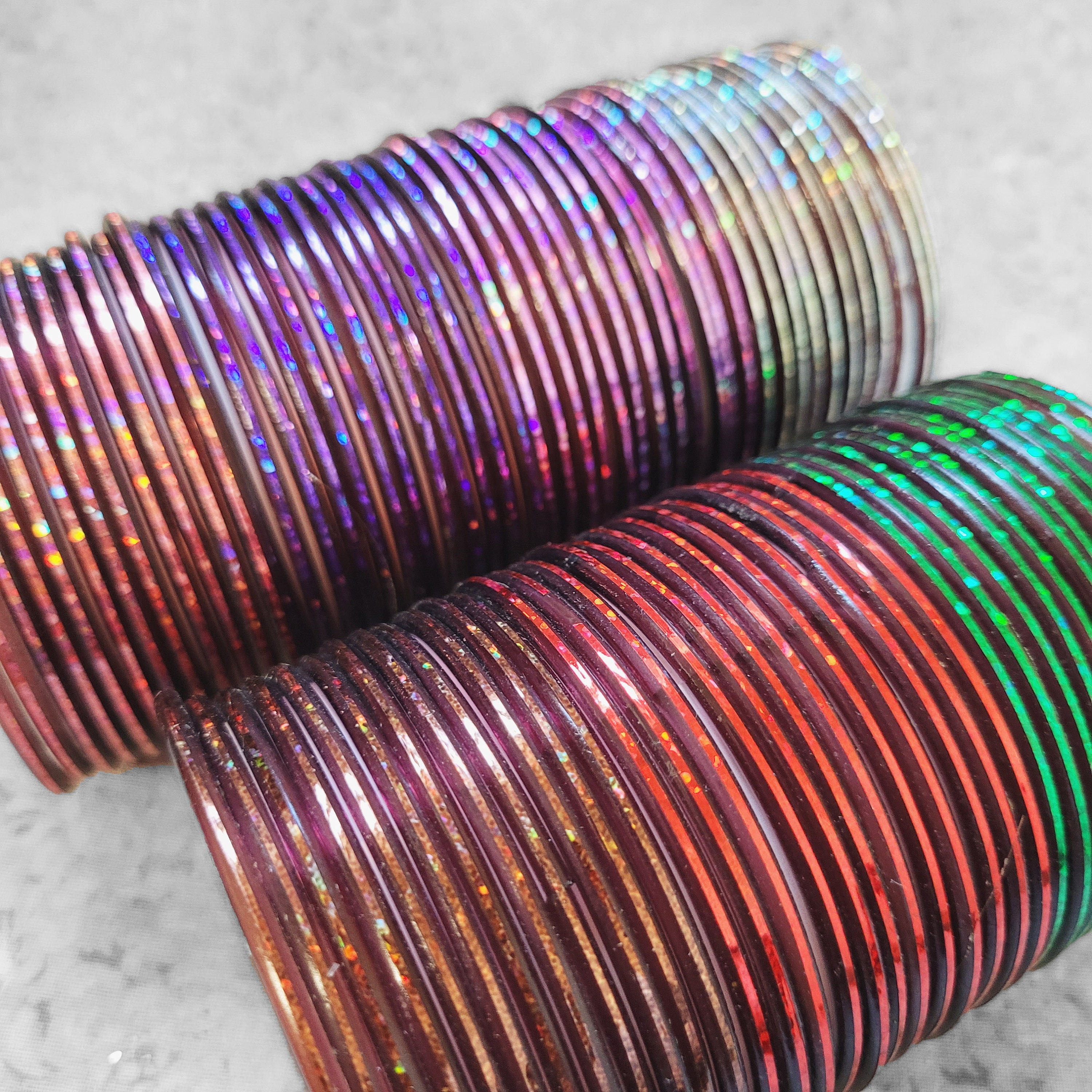 サイズ2～6（小） - ガラスバングル：ダークベースに鮮やかなホロ