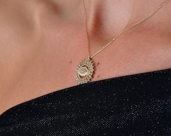 14k Gold Dainty Sun Eye Necklace, Solid Gold Sun Shaped Pendant, Gift for Her