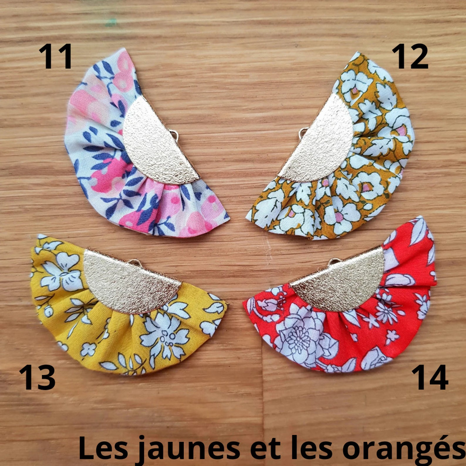 Boucles d’oreilles pendantes demi-lune en tissu et en laiton