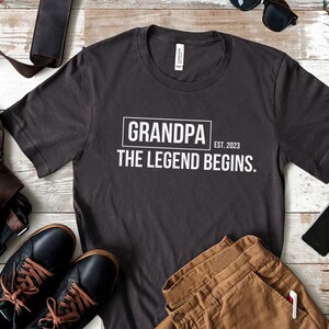 Grandpa Est 2023 Shirt Grandpa Reveal Gift New Grandpa Shirt Father&#39;s Day Gift Pregnancy Announcement Shirt Grandfather Gift Papa Shirt