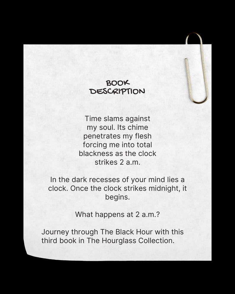Puede incluir: Un papel blanco con el texto "BOOK DESCRIPTION" y una descripci&oacute;n de un libro. El texto describe un reloj que da las 2 a.m. y un viaje. Un clip dorado sujeta el papel.