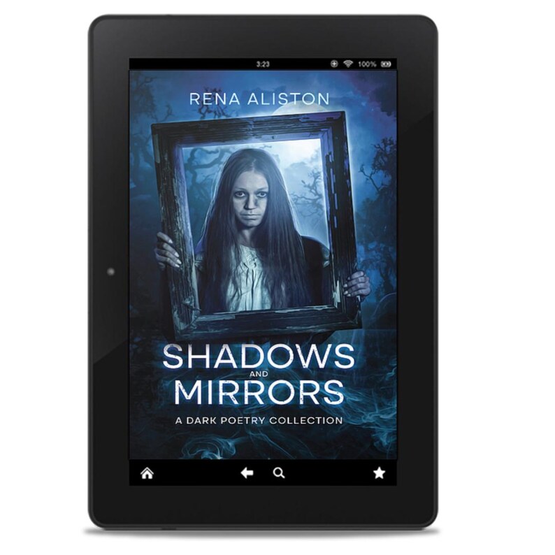 Op de afbeelding: Een zwarte tablet toont de cover van "Shadows and Mirrors", een donkere po&euml;ziecollectie van Rena Aliston. De cover toont een vrouw omlijst door een donkere houten lijst, met lang donker haar en een serieuze uitdrukking. De titel is wit, met een blauwe en zwarte achtergrond.