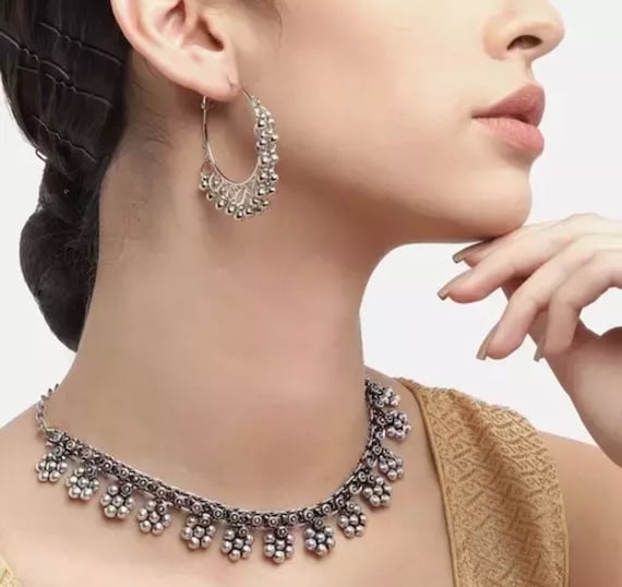 Conjunto de collar de gargantilla oxidado chapado en plata alemana