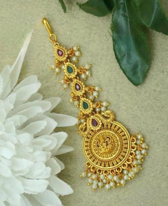 Pendant Temple Design Maang Tikka Elegant Temple Gold Polish Maang Tikka/Indian Head Jewelry – DesiDivas