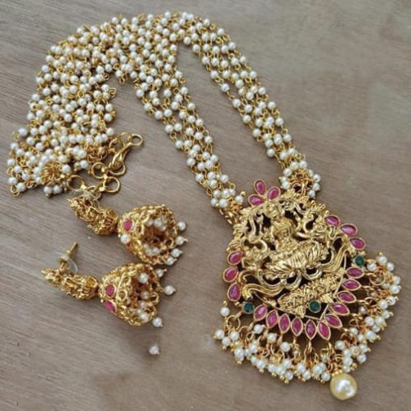 Laxmi Perlen Halskette Set Kasulaperu Long Haram für Frauen / Südindische Münze Schmuck Set / Vergoldete Münzen Halskette lange Kette für Frauen