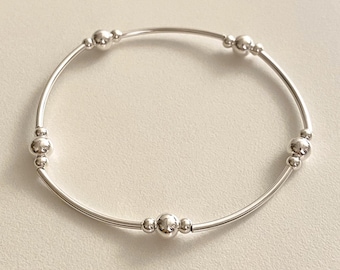 Pulseira elástica com bolinhas prateadas, pulseira de prata de lei com contas elásticas, presente delicado e minimalista para ela, pulseira para o dia a dia, Cult Mystique