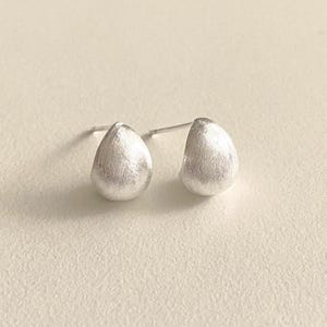 Matt Silver Dome Droplet Örhängen, Sterlingsilver, Grova örhängen, Djärv, Elegant, silverörhängen, kupolörhängen, Klassisk, Minimalistisk