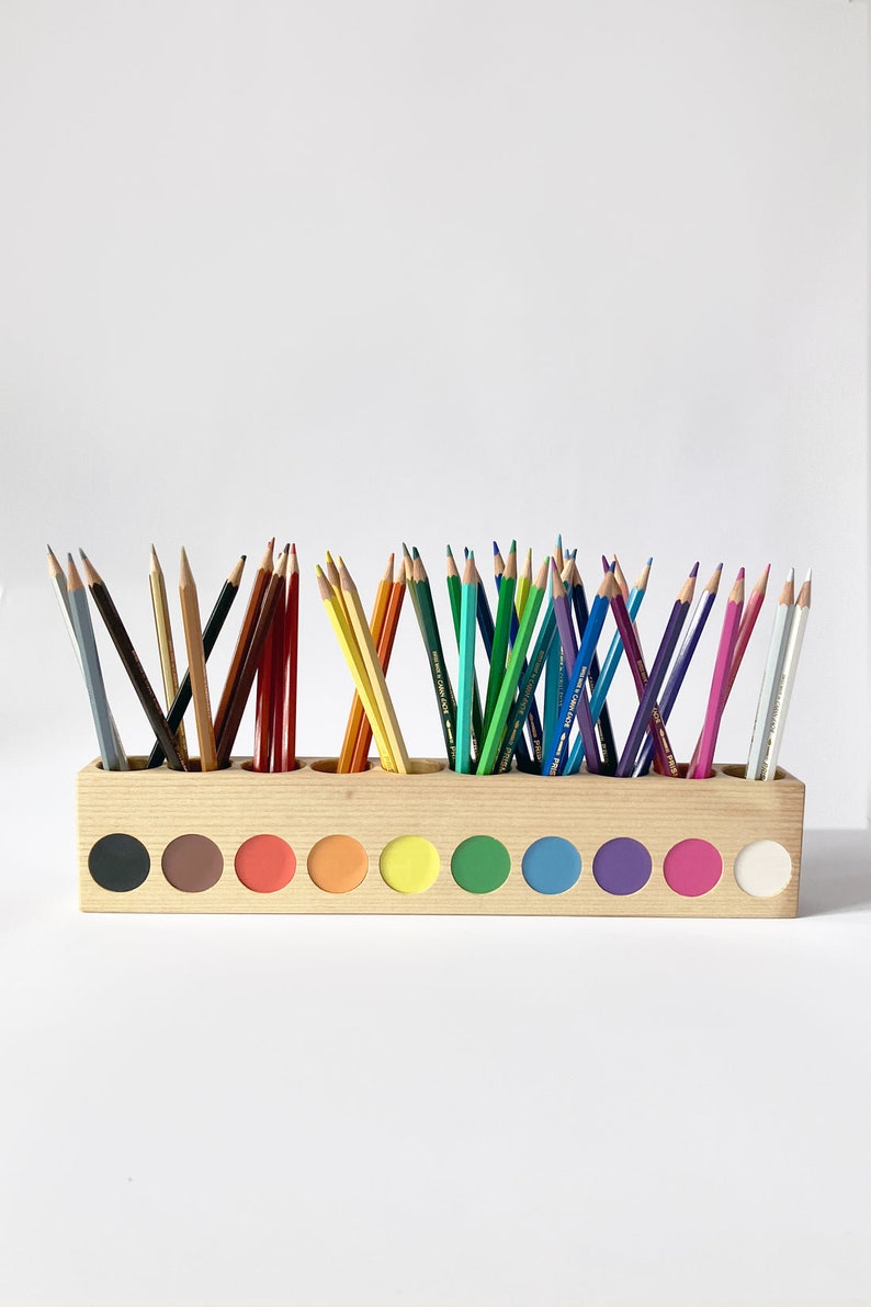 Montessori pencil holder, front view