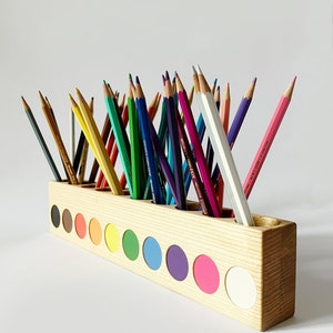 Montessori pencil holder, front right view.