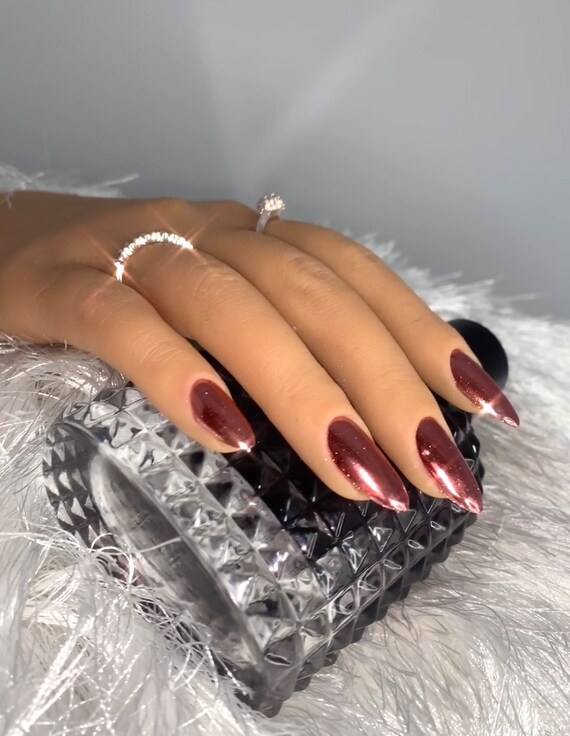 Luxury press sales on nails