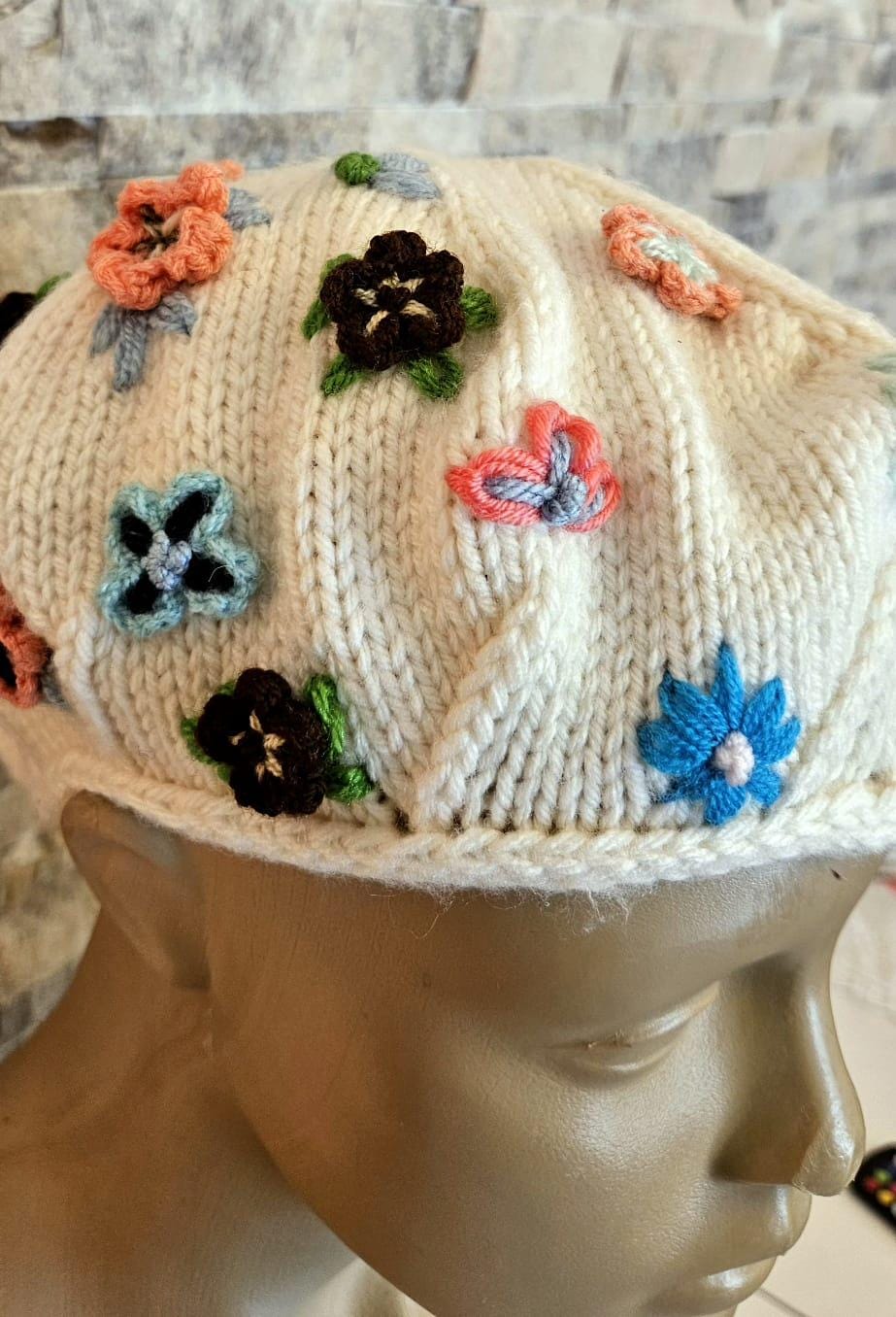 Handmade Floral Knit Beret: Ecru French Style Artist Hat - Etsy display picture 3