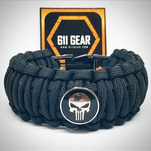 The Punisher Skull Circle Concho Paracord Bracelet - King Cobra Black Paracord