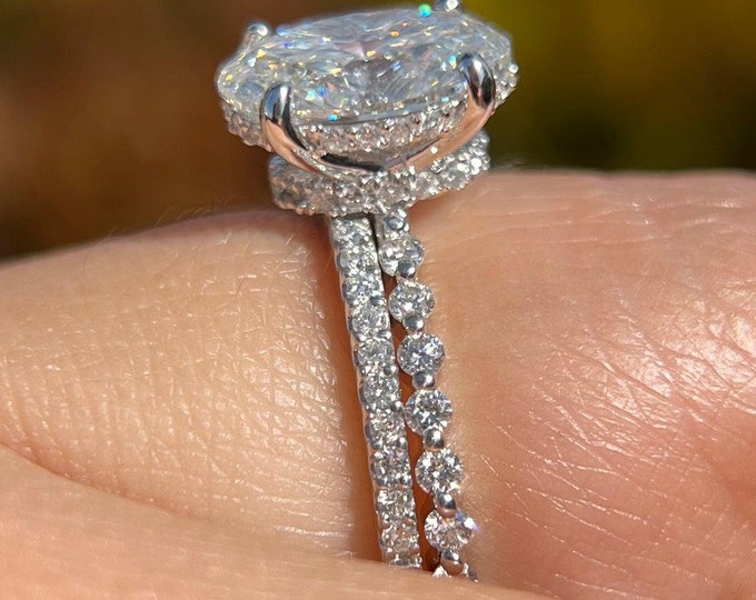 3 CT Oval Moissanite Engagement Ring Set Solitaire Wedding Ring Set With Round Pave Set Band 14K Solid Gold Anniversary Gift Ring For Women