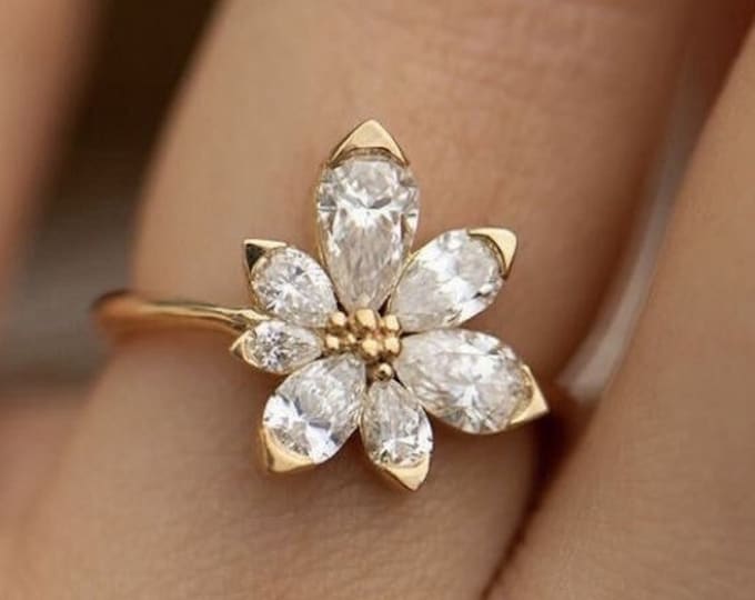 2.50CT Moissanite Flower Cocktail Ring in Silver 10K 14K 18K gold ring Elevate your style with our exquisite diamond flower cocktail ring