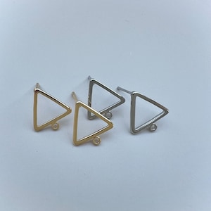 10Pcs- NEW Hollow Triangle Lightweight Earring Stud Post, 18K Gold/ Rhodium Plating, Stainless Steel Pin, jewelry making Supply and findings