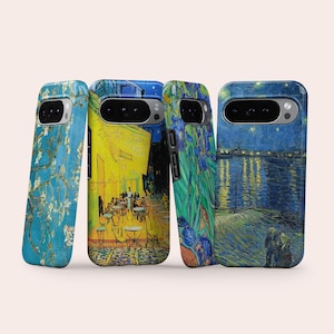 Könnte beinhalten: Vier Smartphone-Hüllen mit ikonischen Gemälden von Vincent van Gogh. Die Designs zeigen Mandelblüten, Caféterrasse am Abend, Schwertlilien und Sternennacht über der Rhone. Jede Hülle hat einen schwarzen Kameraausschnitt und eine rechteckige Form.