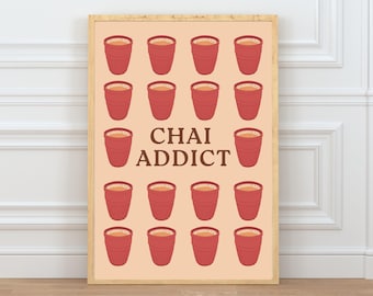 Pode incluir: Uma impressão de arte retangular numa moldura de madeira clara com um padrão repetitivo de dezasseis chávenas de barro vermelho cheias de chá num fundo cor de pêssego claro. O texto CHAI ADDICT está impresso em letras maiúsculas castanhas.